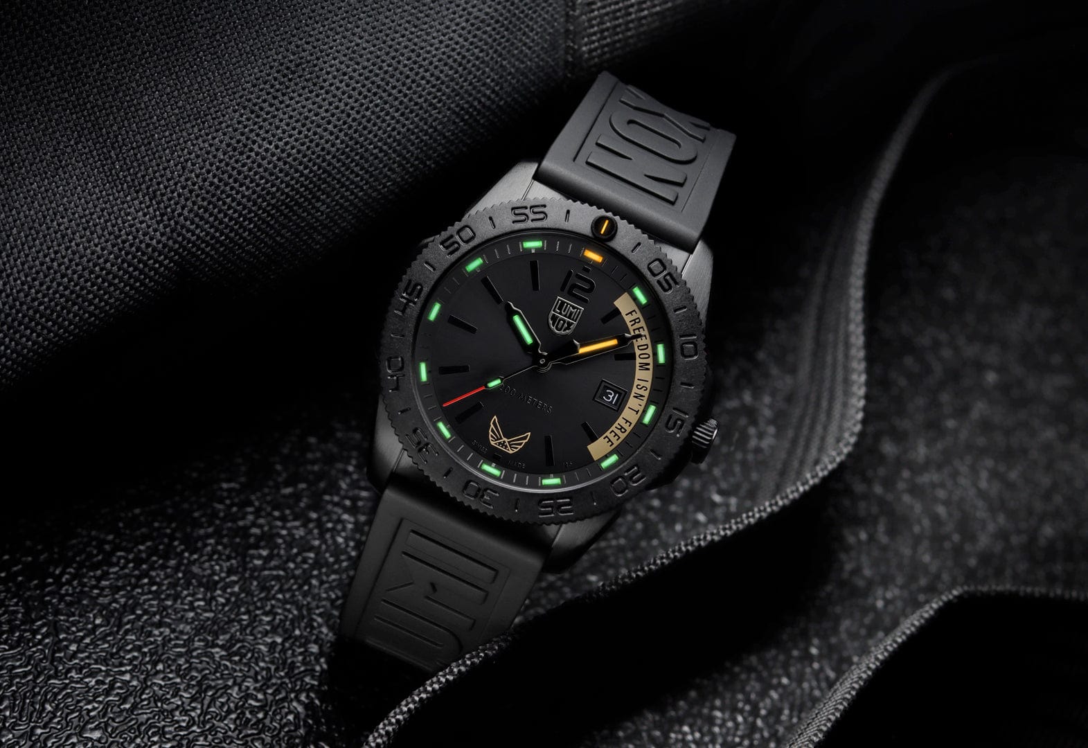 luminox-volition-america-freedom-isn-t-free-taucheruhr-44-mm image 8