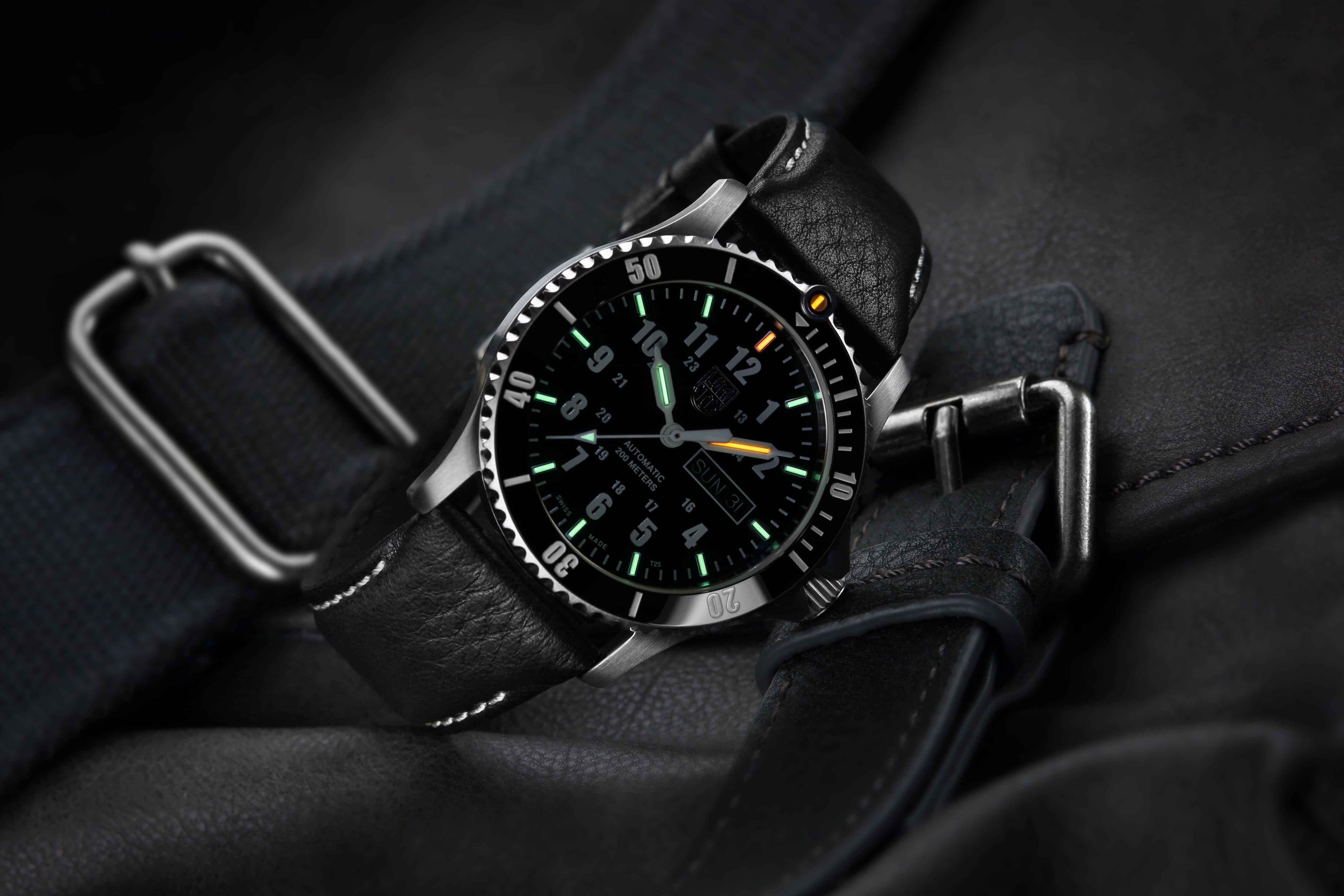 luminox-sport-timer-42mm-herrenuhr-automatik-taucheruhr-leder image 7