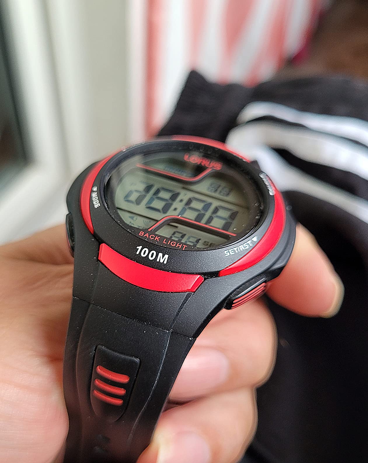 Tolle Uhr zum kleinen Preis