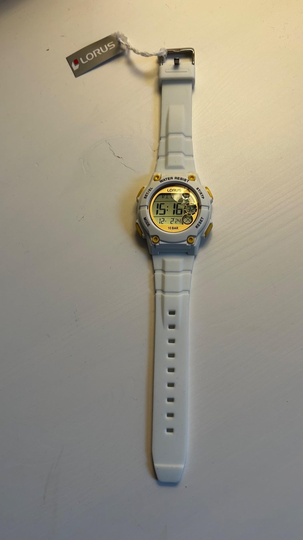 Gute Uhr mit kleinen Abstrichen