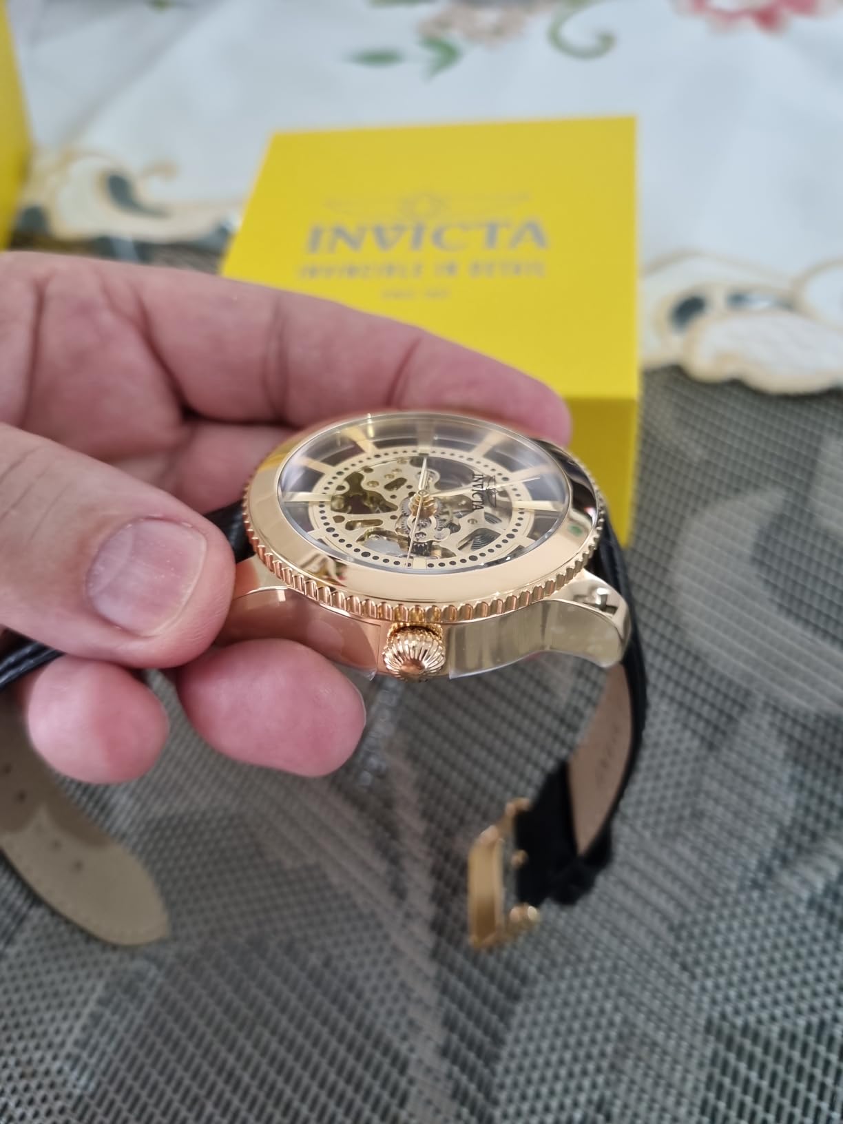 Sehr elegante Uhr