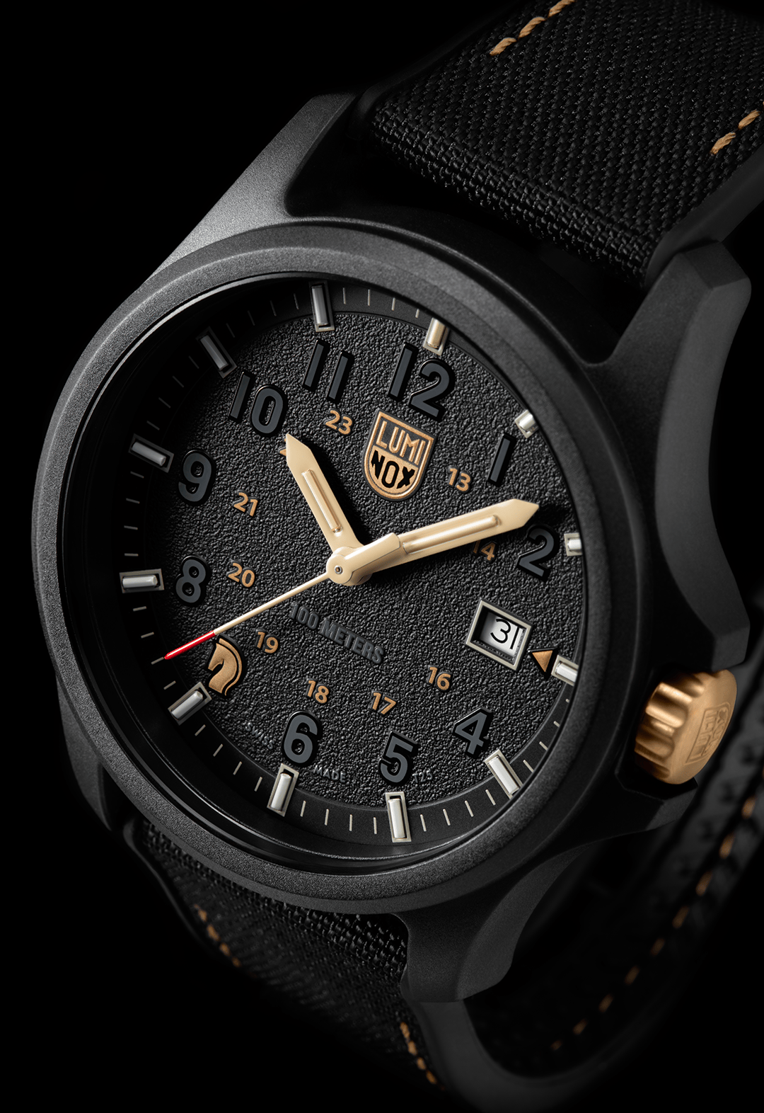 luminox-atacama-field-43-mm-felduhr-year-of-horse-limited-edition image 7