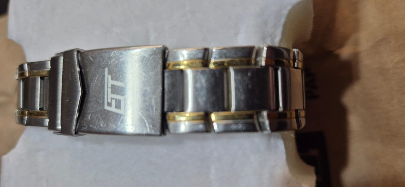 Schöne Uhr, Armband könnte flexibler sein