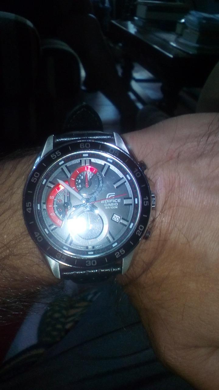 Elegante Uhr fürs Büro