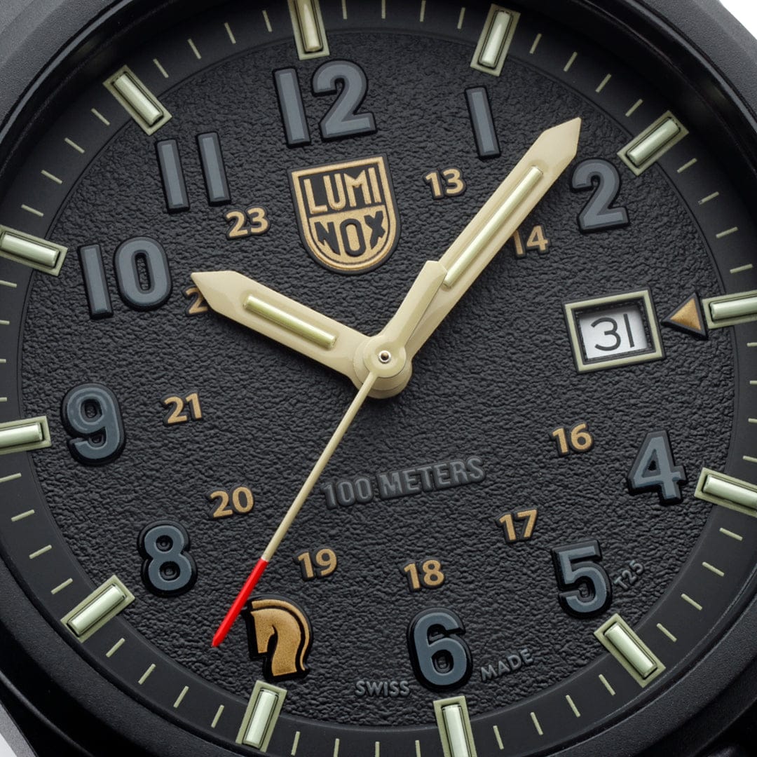 luminox-atacama-field-43-mm-felduhr-year-of-horse-limited-edition image 4
