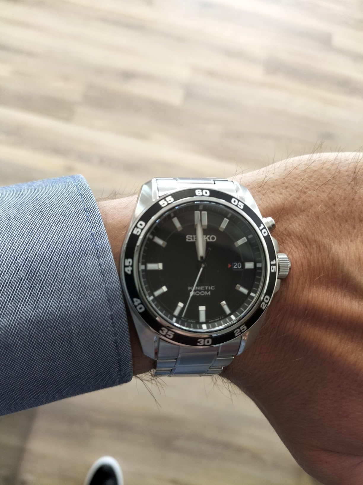 Solide Uhr für jeden Tag