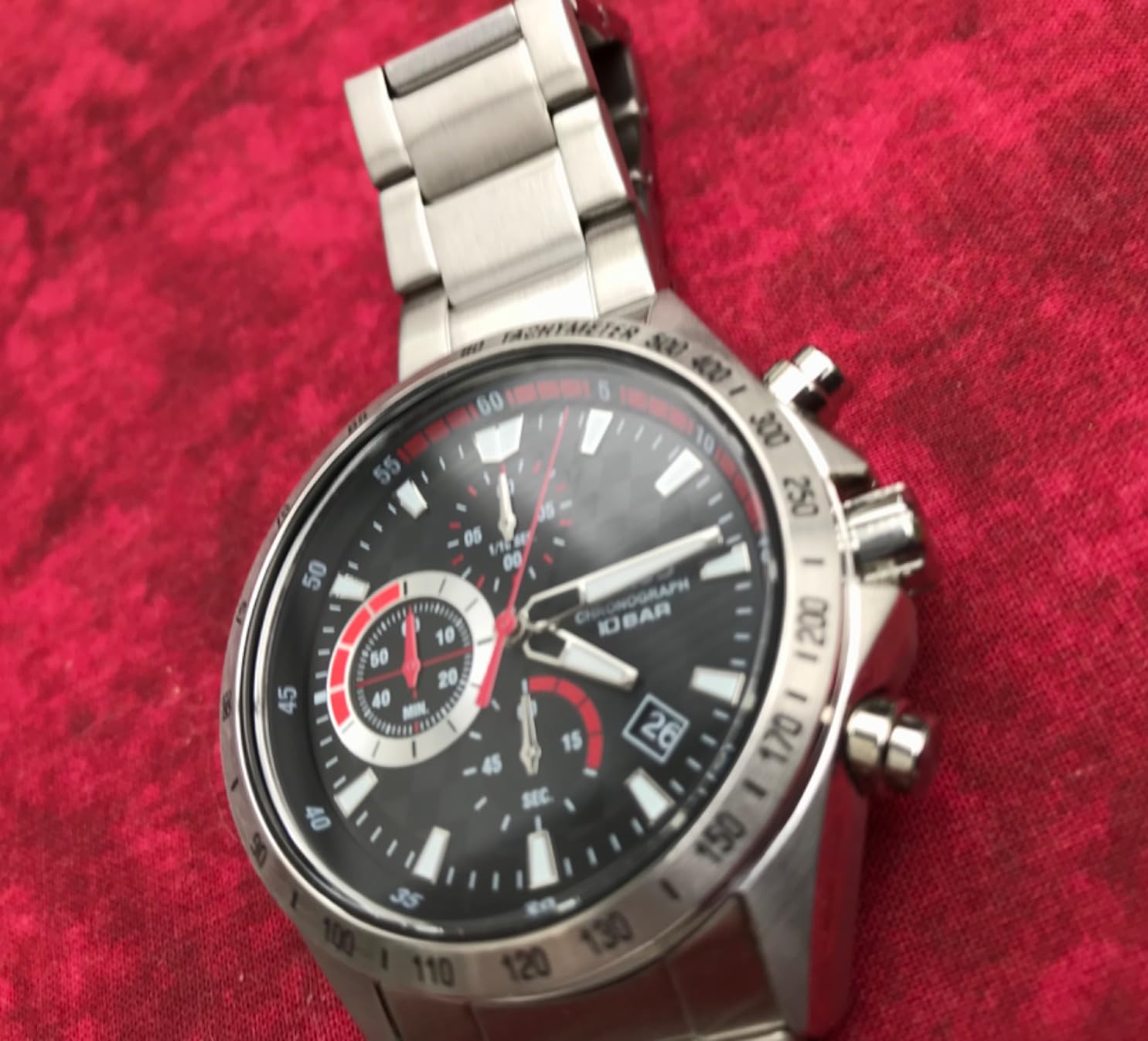 Solide Uhr, Band etwas steif