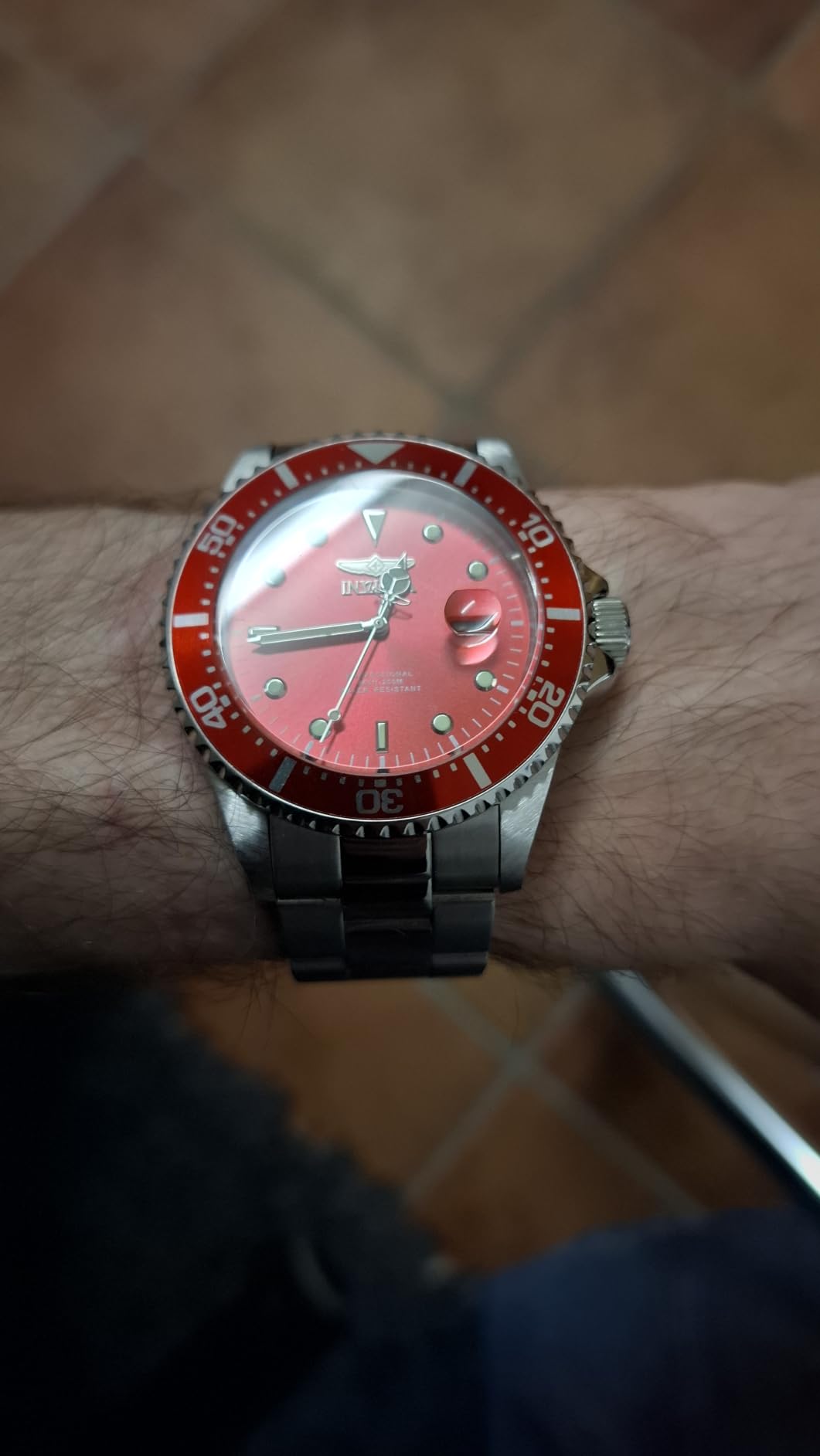 Gute Uhr mit kleinen Abzügen