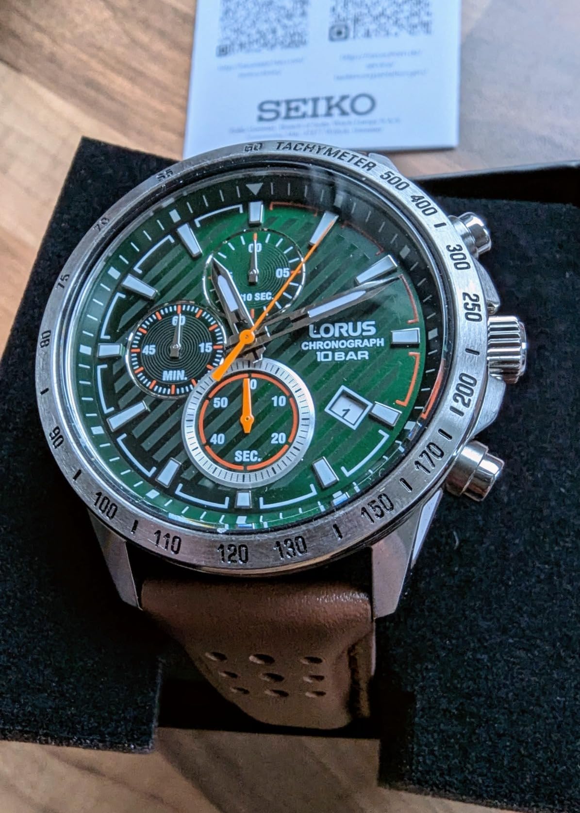 Schöne, dezente Uhr