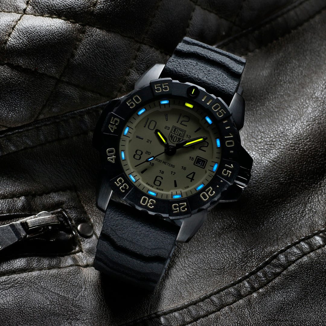 luminox-navy-seal-3250-milit-ruhr-45-mm-schwarz-sand image 4