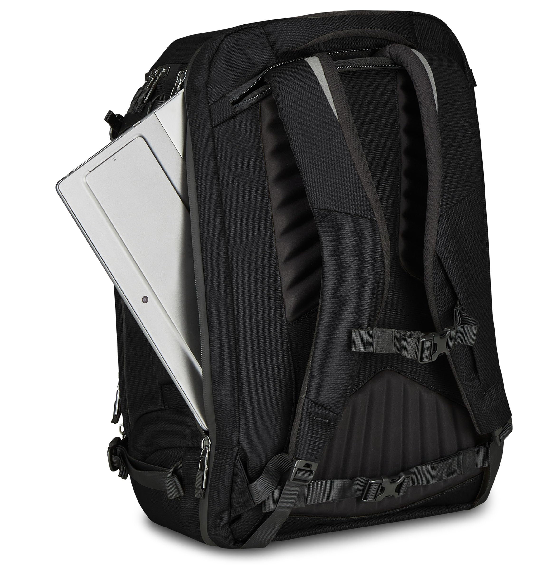 invicta-campus-m-rucksack-schwarz-39l-laptop-usb image 4