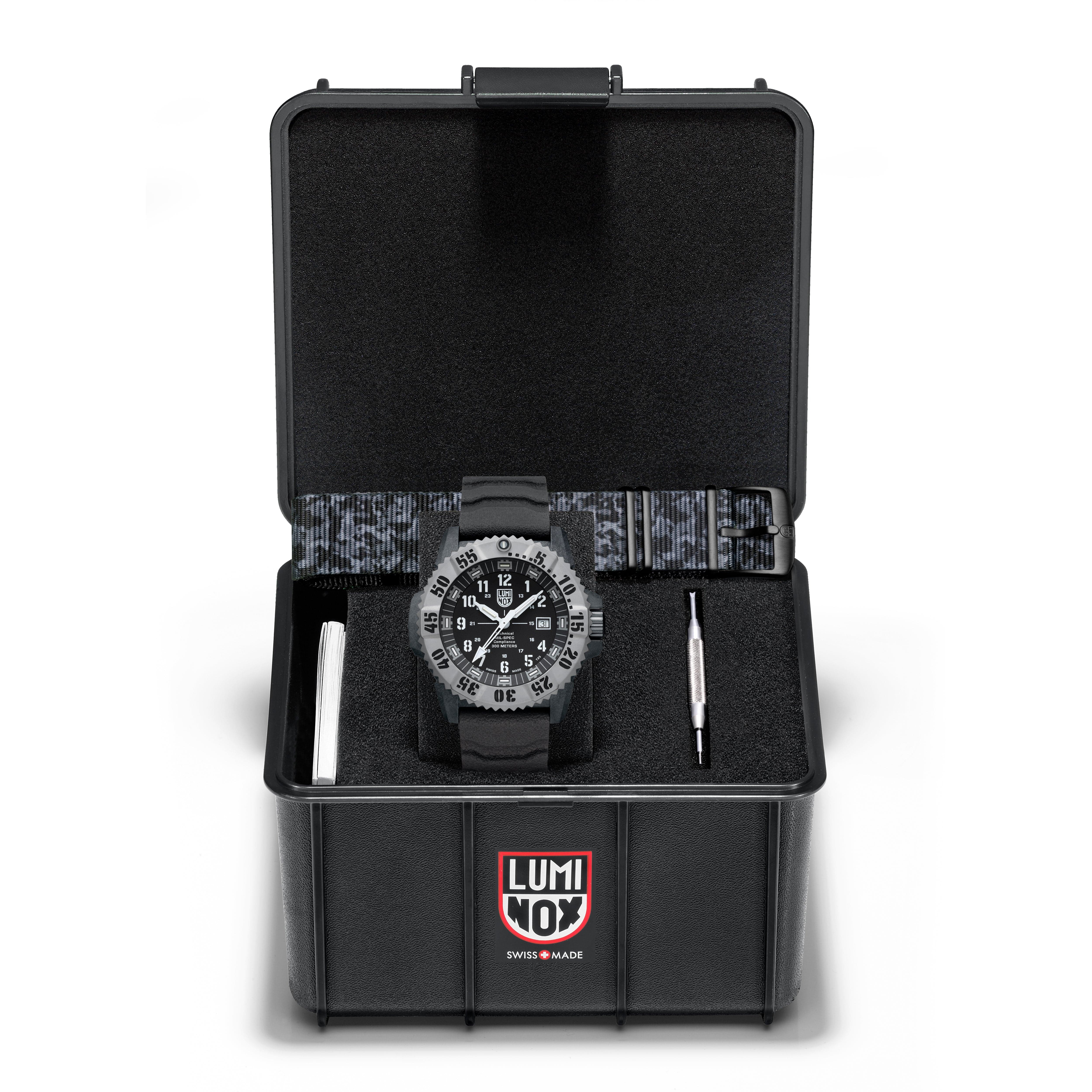 luminox-mil-spec-3350-military-dive-herrenuhr-46-mm-set image 3