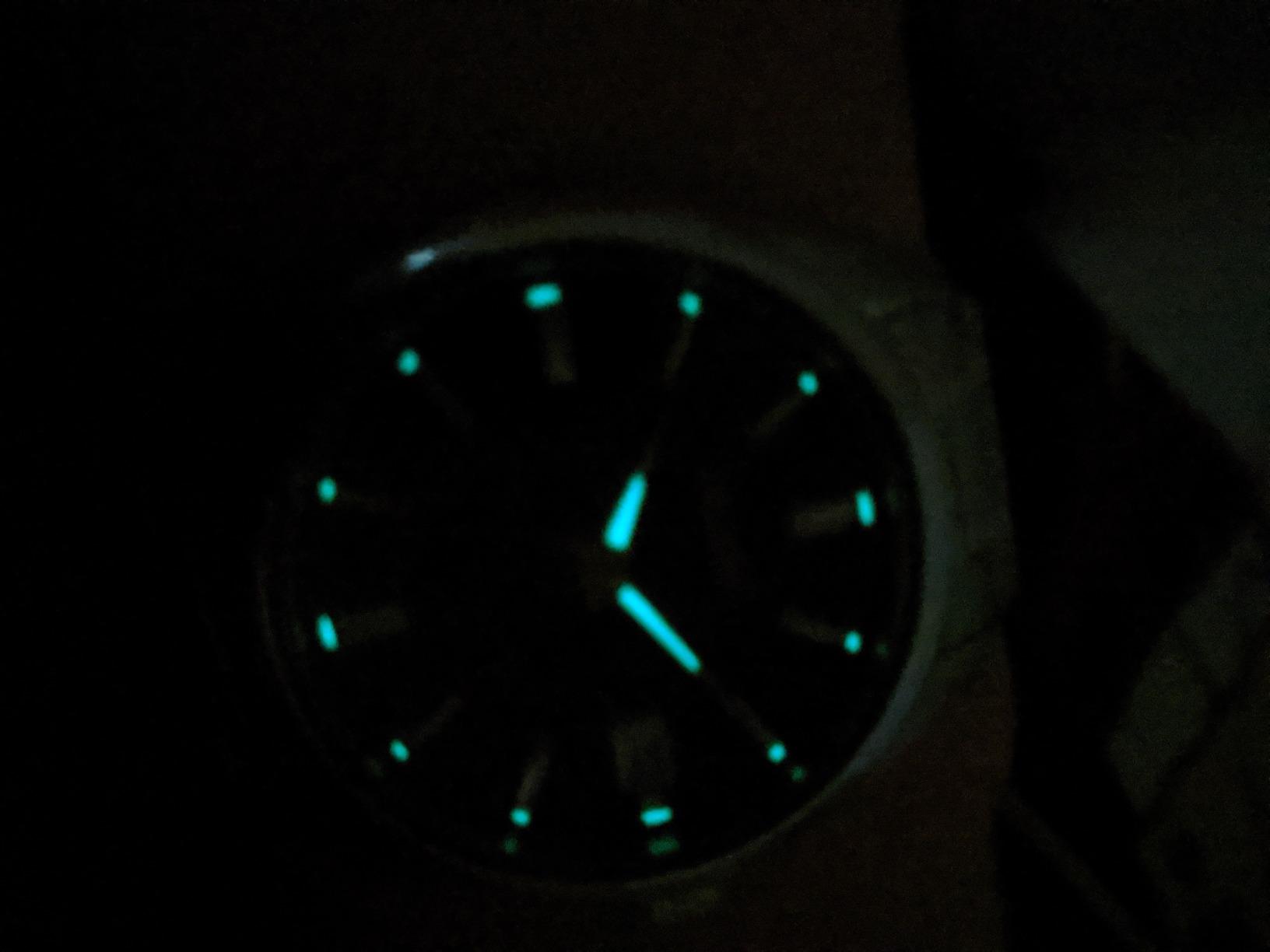 Schöne Uhr fürs Büro