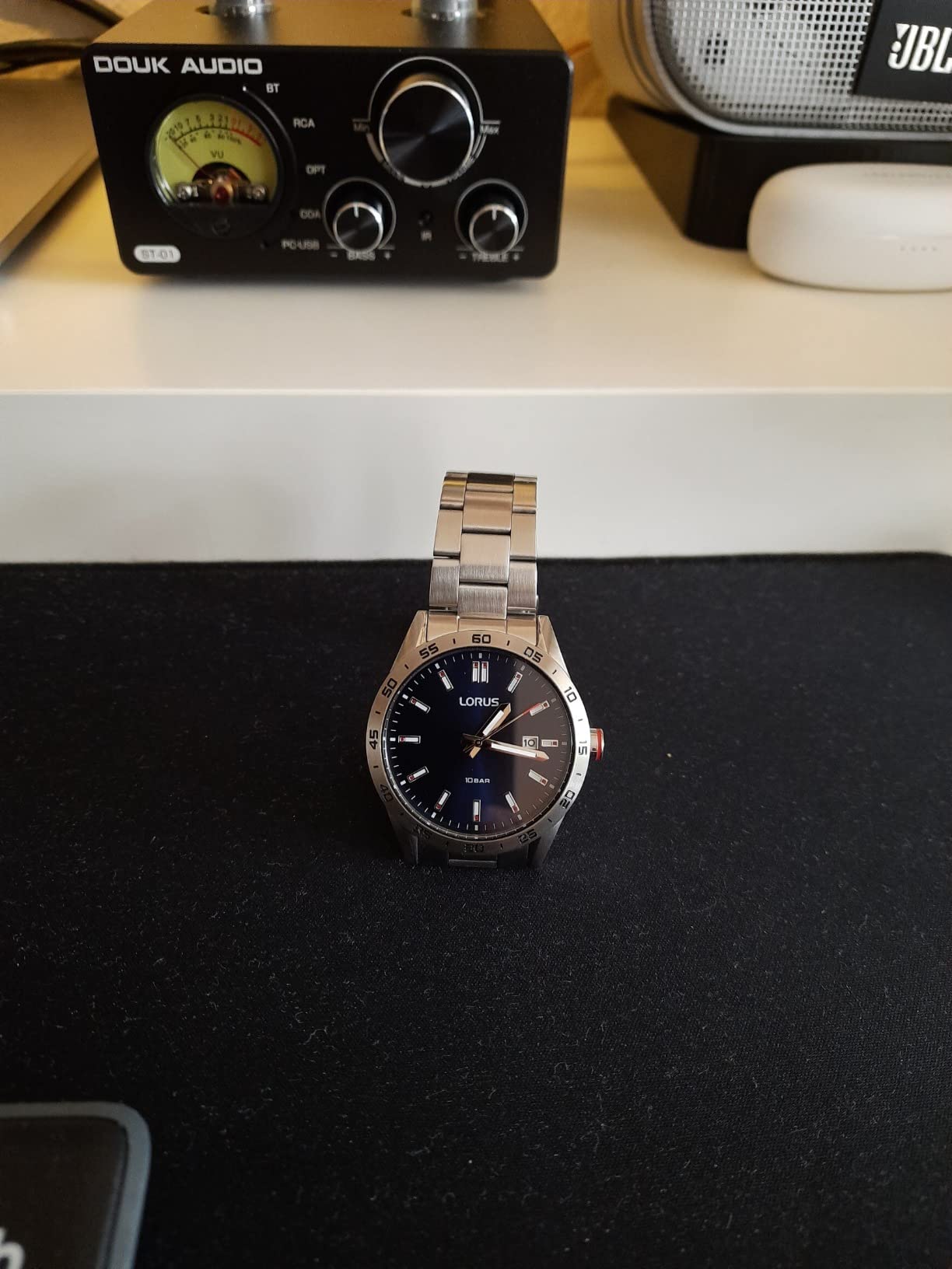 Solide Uhr fürs Büro