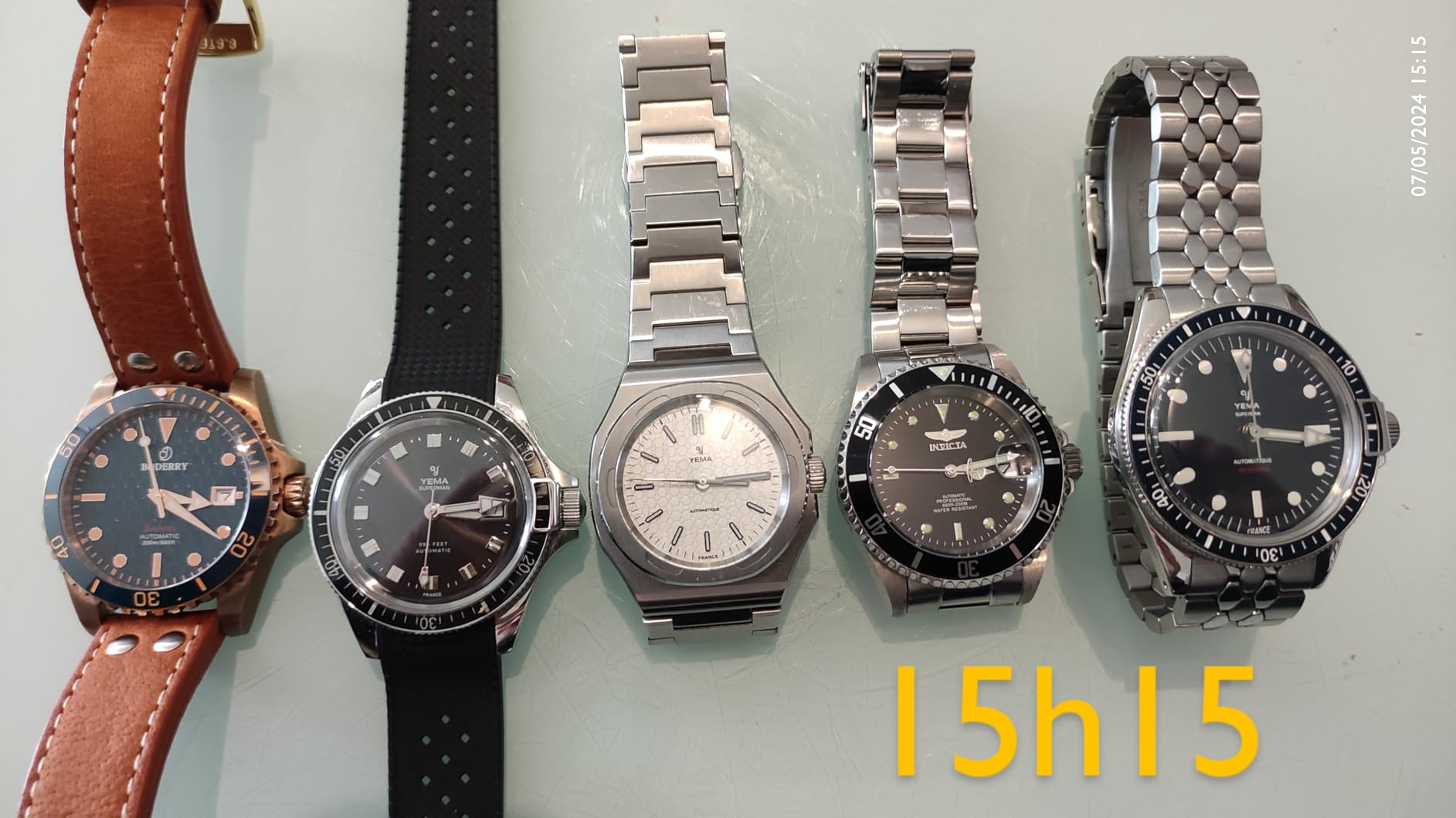 Solide Uhr