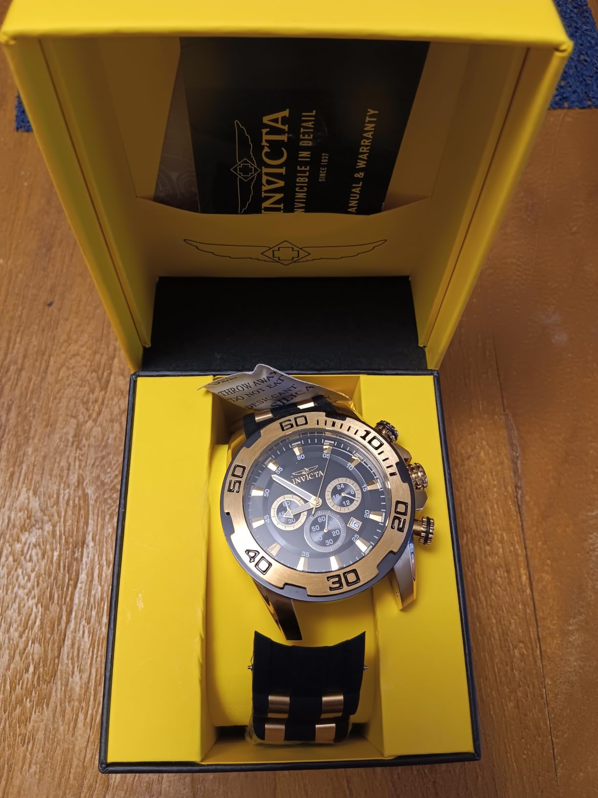 Große, kräftige Uhr