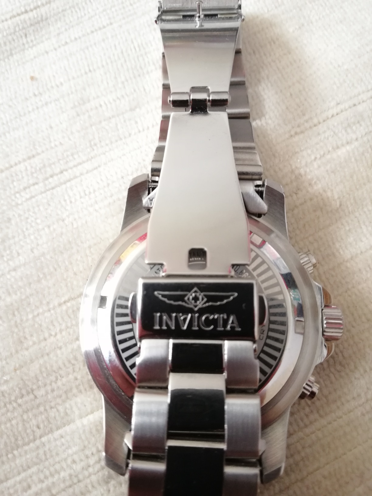 Schöne Uhr, aber groß