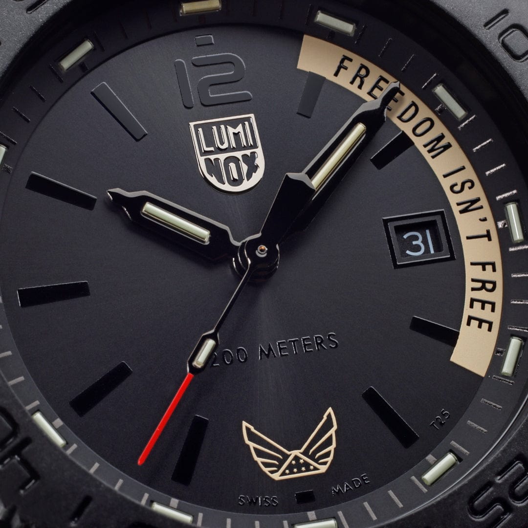 luminox-volition-america-freedom-isn-t-free-taucheruhr-44-mm image 6