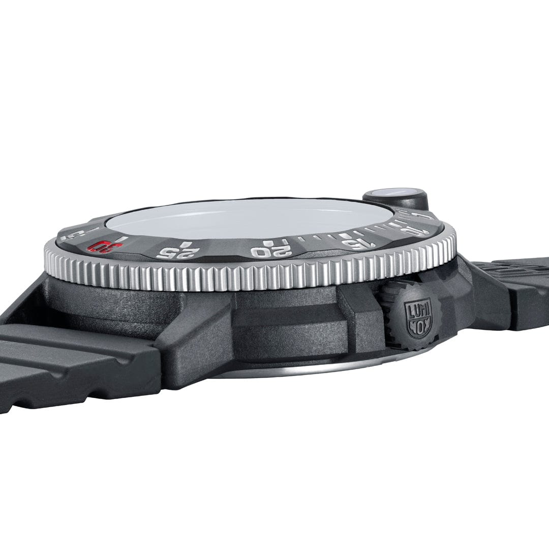 luminox-navy-seal-3001-heritage-taucheruhr-43-mm-carbon image 3