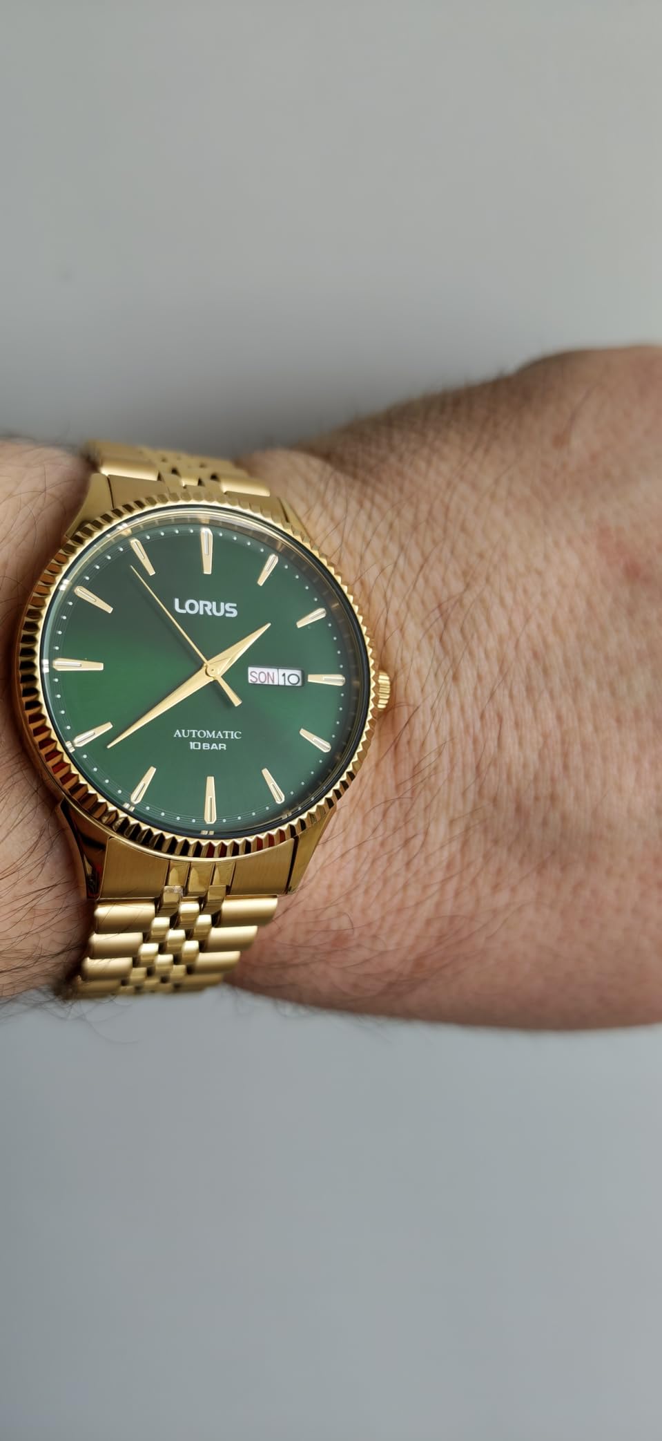 Sehr elegante Uhr