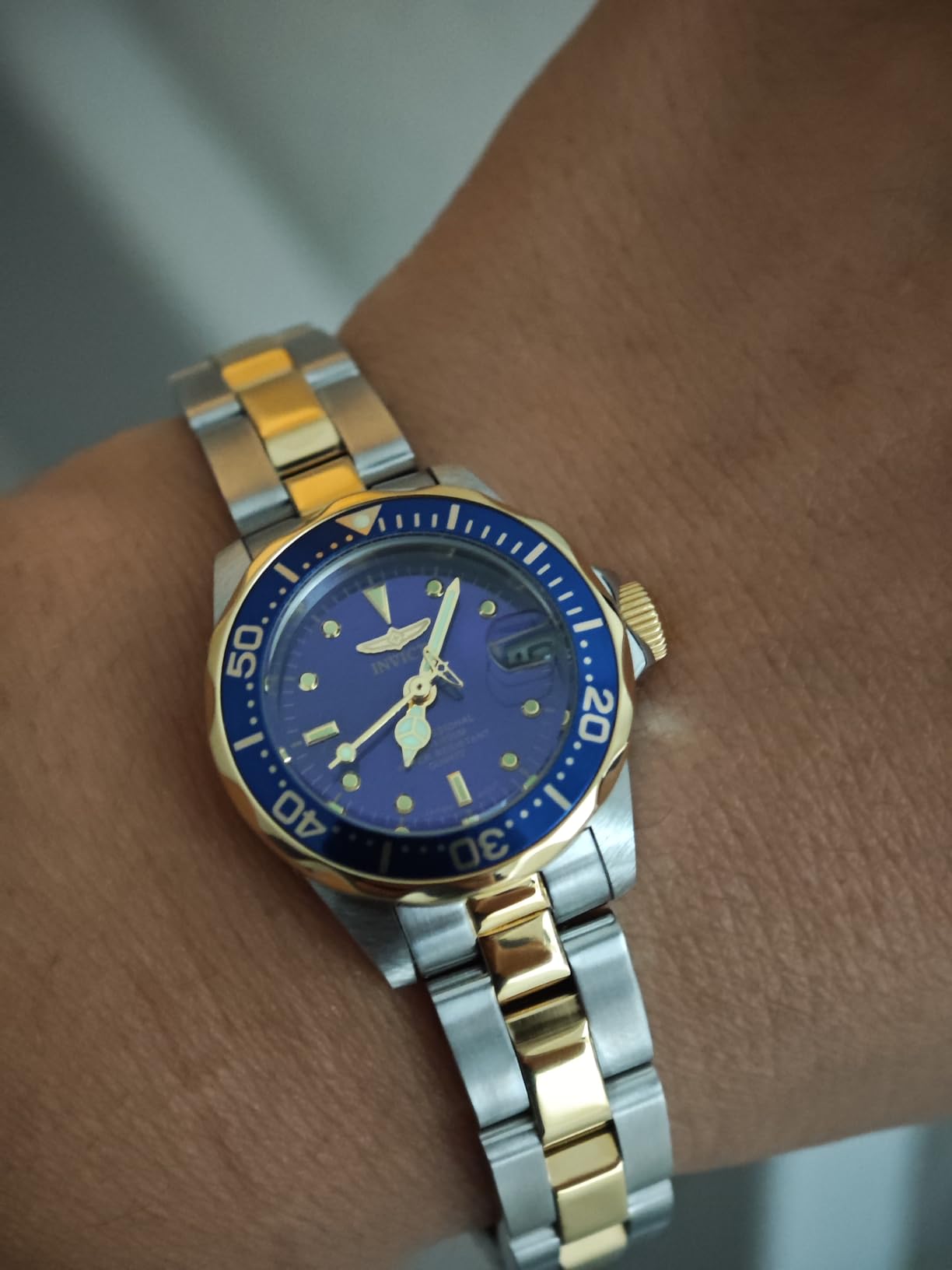 Schöne kleine Uhr