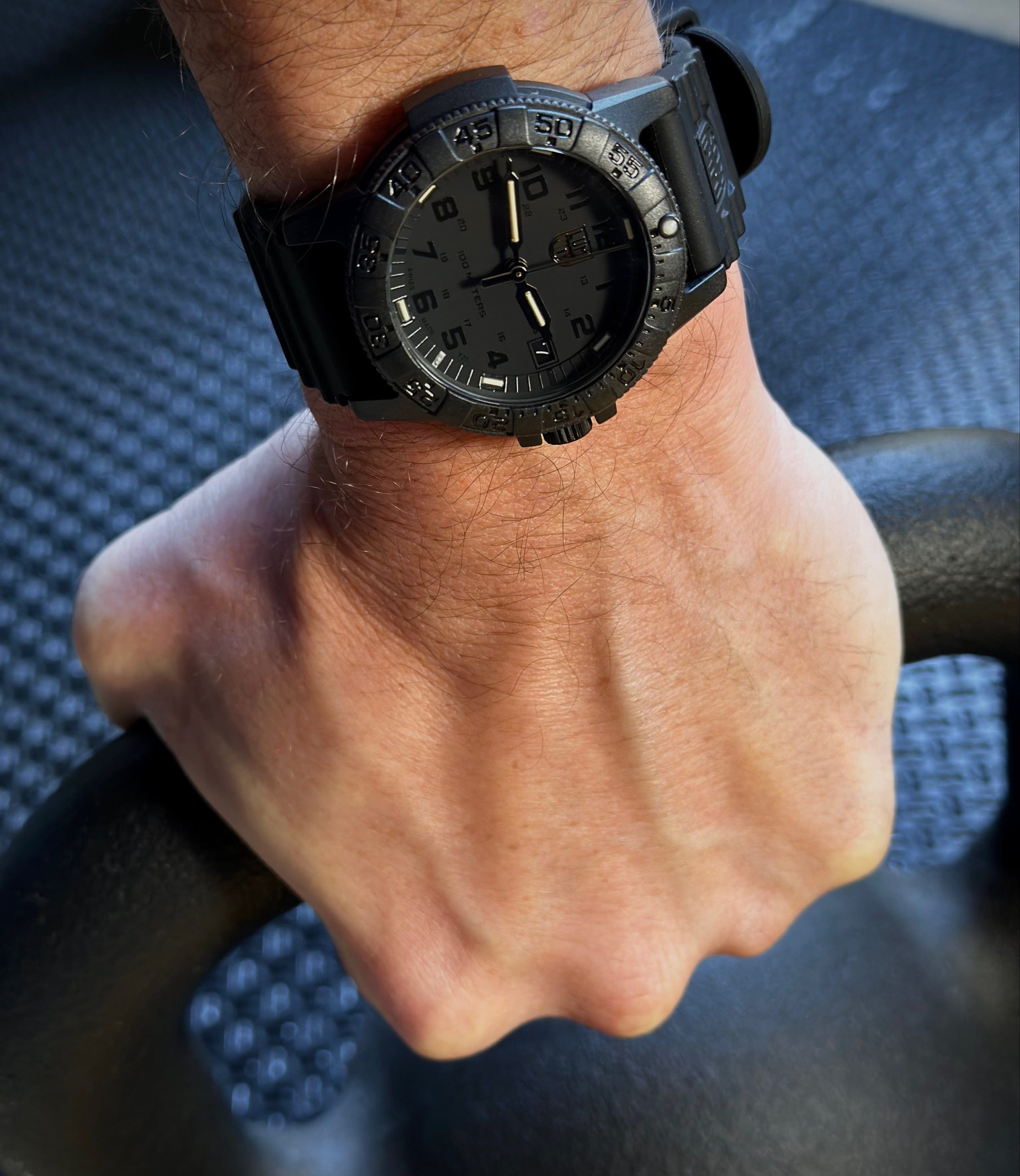 luminox-leatherback-sea-turtle-39-mm-carbonox-uhr-blackout image 4