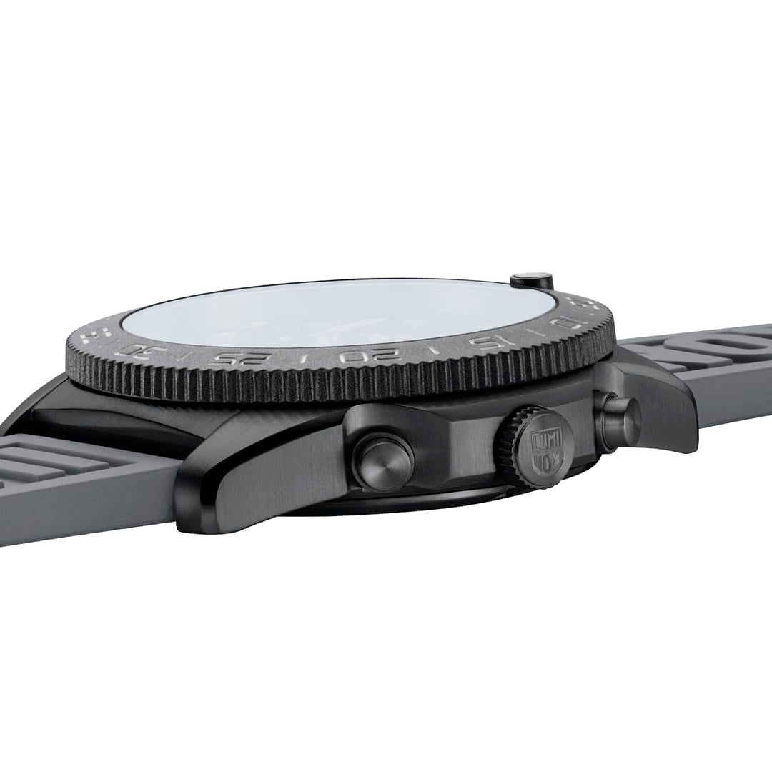 luminox-pacific-diver-chronograph-44-mm-graphitgrau image 4